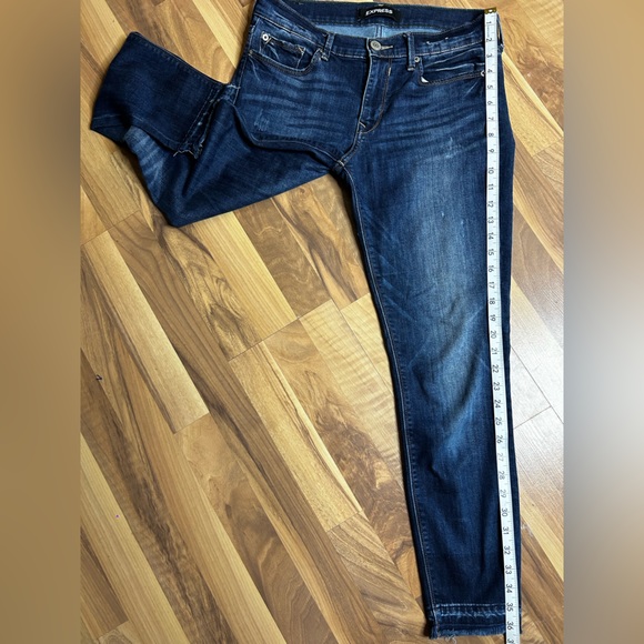 Express Dark Wash Raw Hem Woman’s Stretch Skinny Jean, Size 4R - Picture 7 of 10